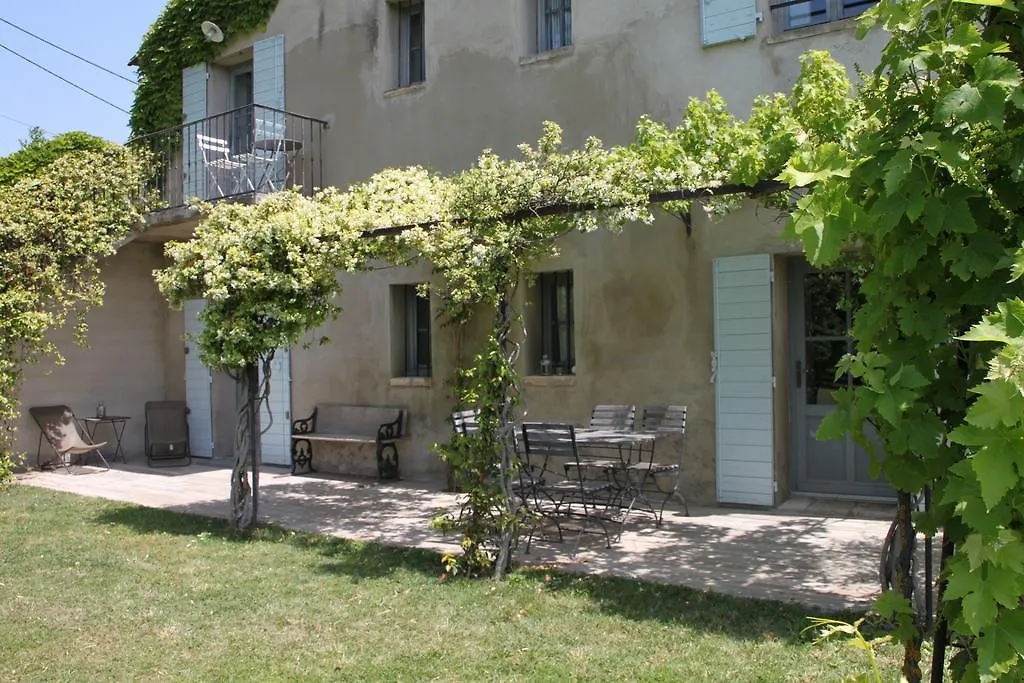 Hôtel Le Mas des Peupliers à Saint-Andiol 0*,